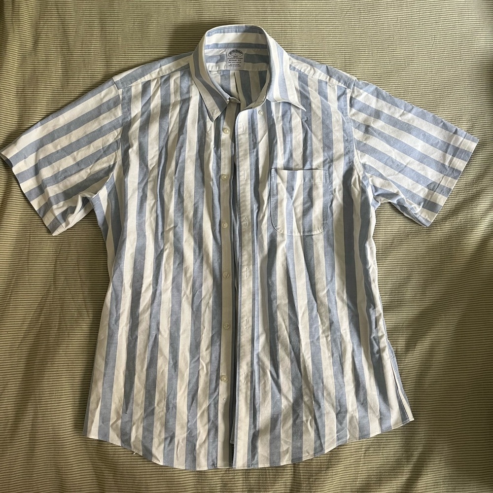 BROOKS BROTHERS Regent Fit Striped Oxford Short Sleeve Button Down